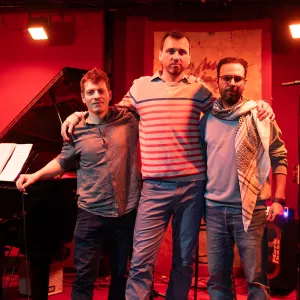 "The Hive" /  Pascal Su, Kais Frihat et Achille Gabry